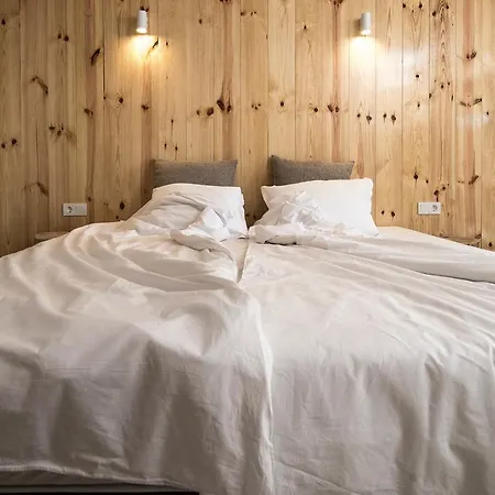 Apartament The Poolhouse