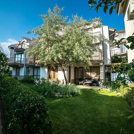 The Poolhouse Apartman Napospart