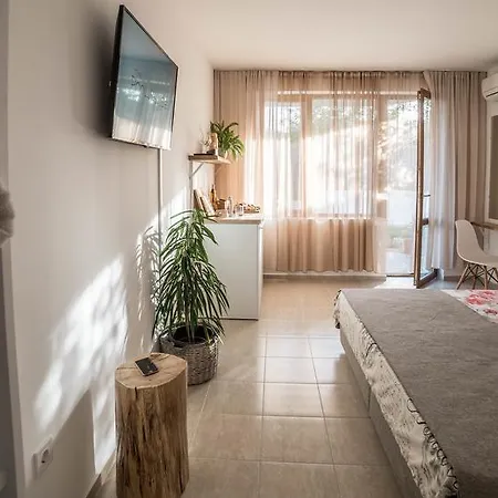 The Poolhouse Apartman